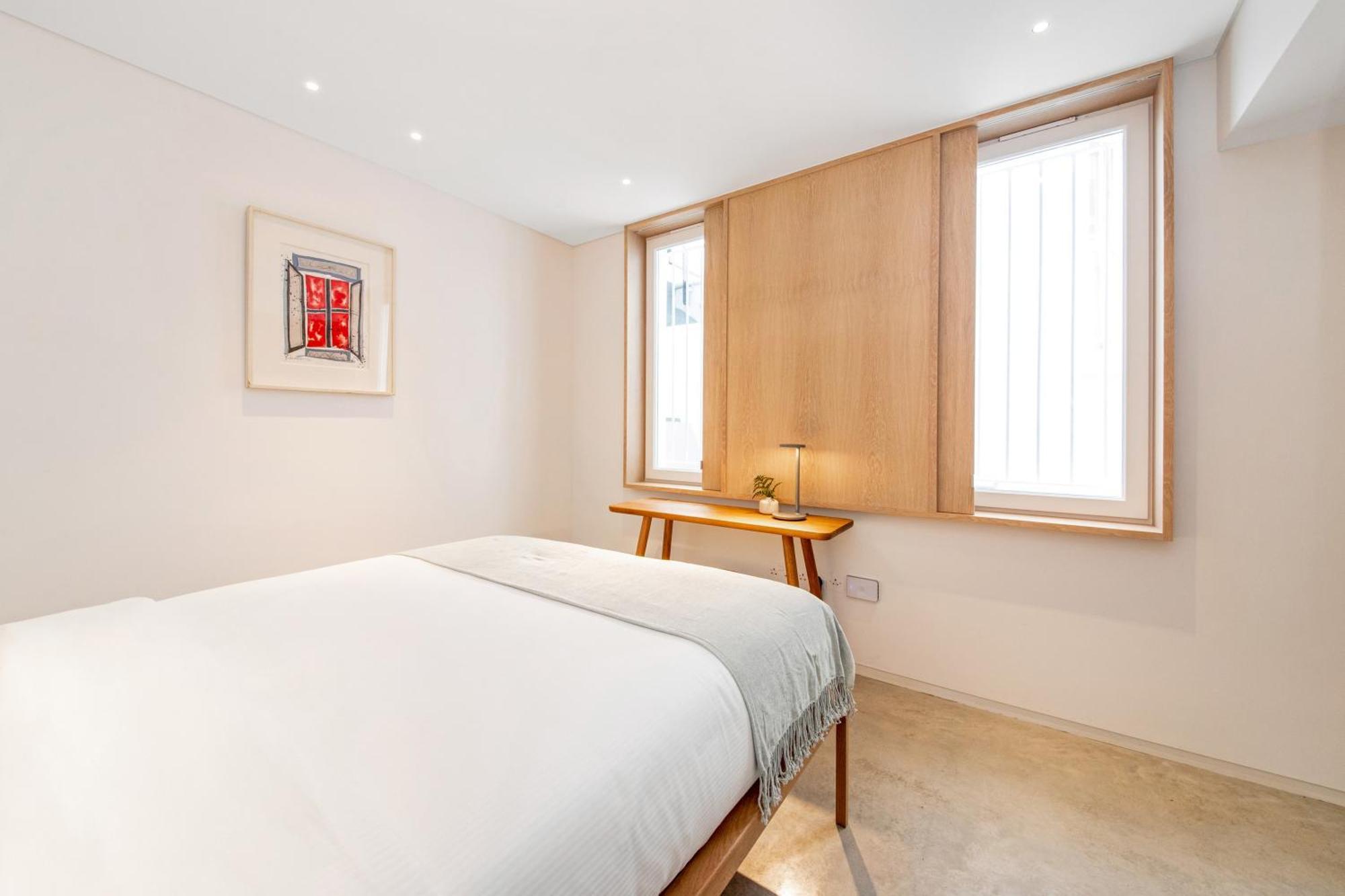 Notting Hill 2br-2ba Private Garden Retreat * Londra